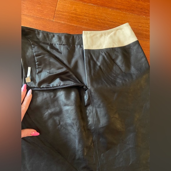 Halogen 100% Genuine Buttery Leather Mini Skirt Sz 4 - Picture 3 of 8
